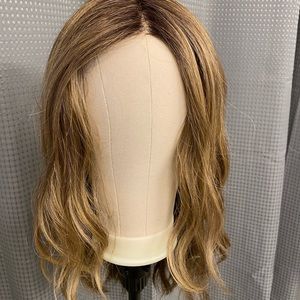 Envy Maya wig in toasted sesame